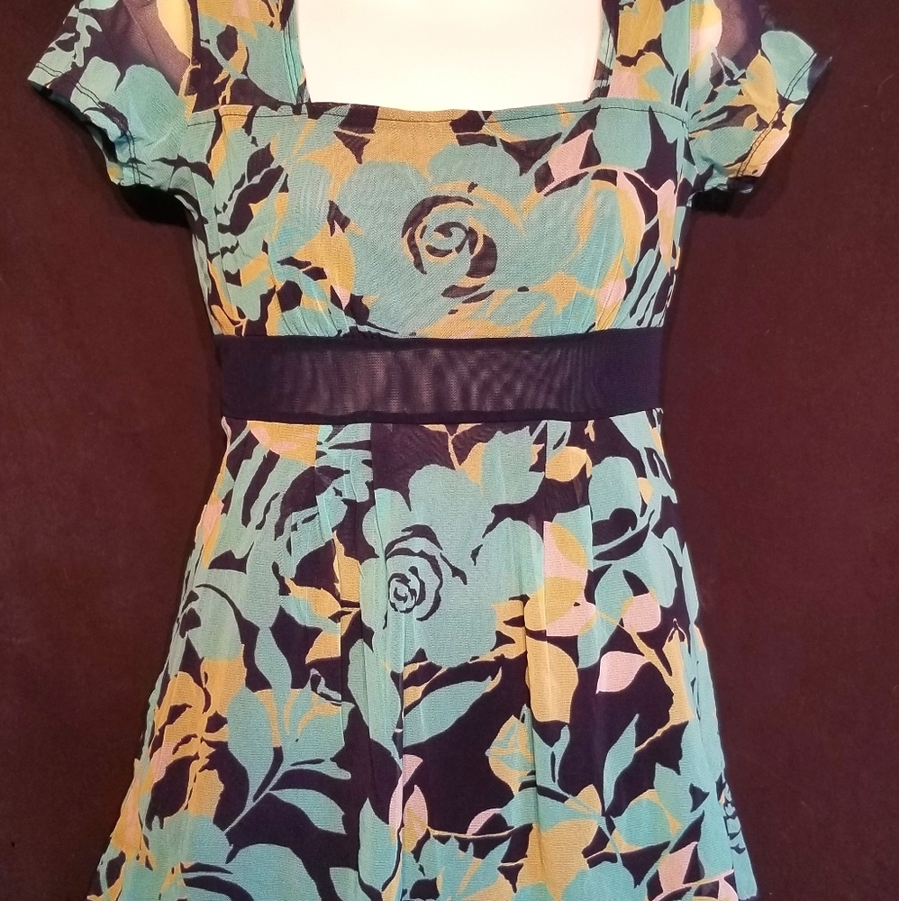 Small New York & Co Floral Blouse